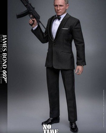 james 2 Hot Toys: James Bond 1/6