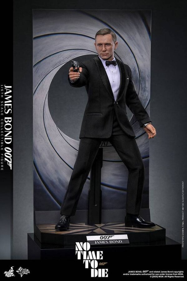 james 3 Hot Toys: James Bond 1/6
