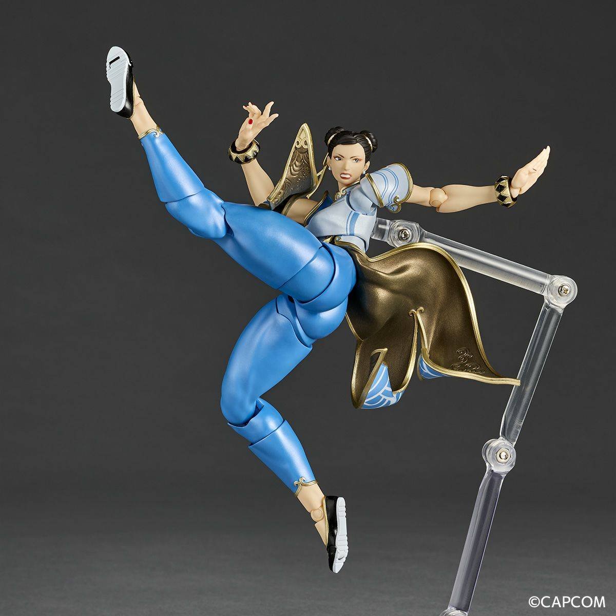 Revoltech: Chun-Li - Street Fighter 6 Con Bonus