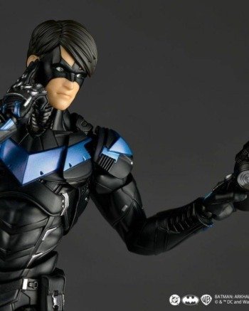 Revoltech: Nightwing - Batman Con Bonus
