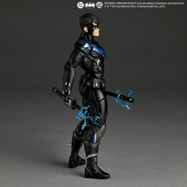 Revoltech: Nightwing - Batman Con Bonus