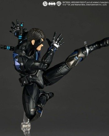 Revoltech: Nightwing - Batman Con Bonus