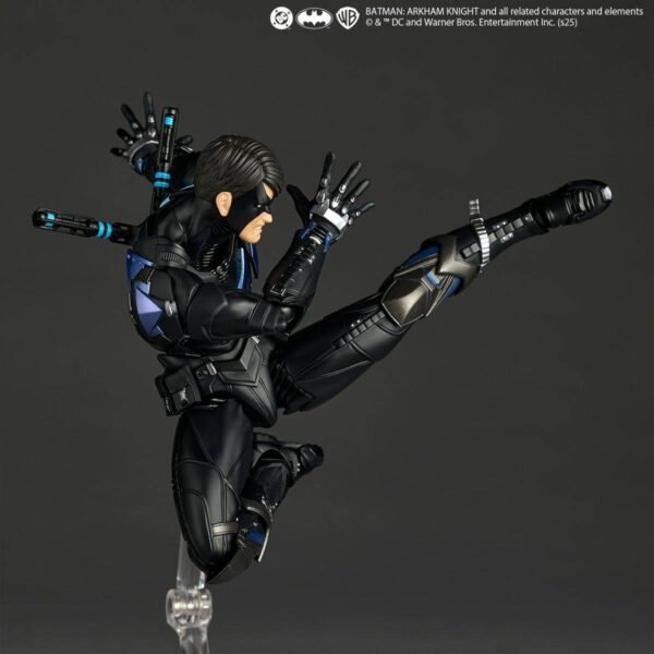 Revoltech: Nightwing - Batman Con Bonus