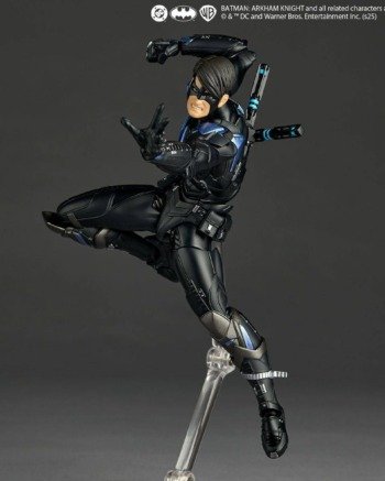 Revoltech: Nightwing - Batman Con Bonus
