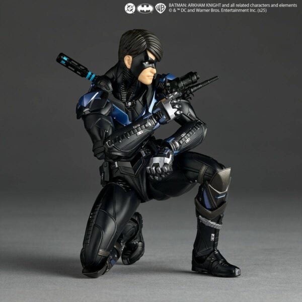 Revoltech: Nightwing - Batman Con Bonus