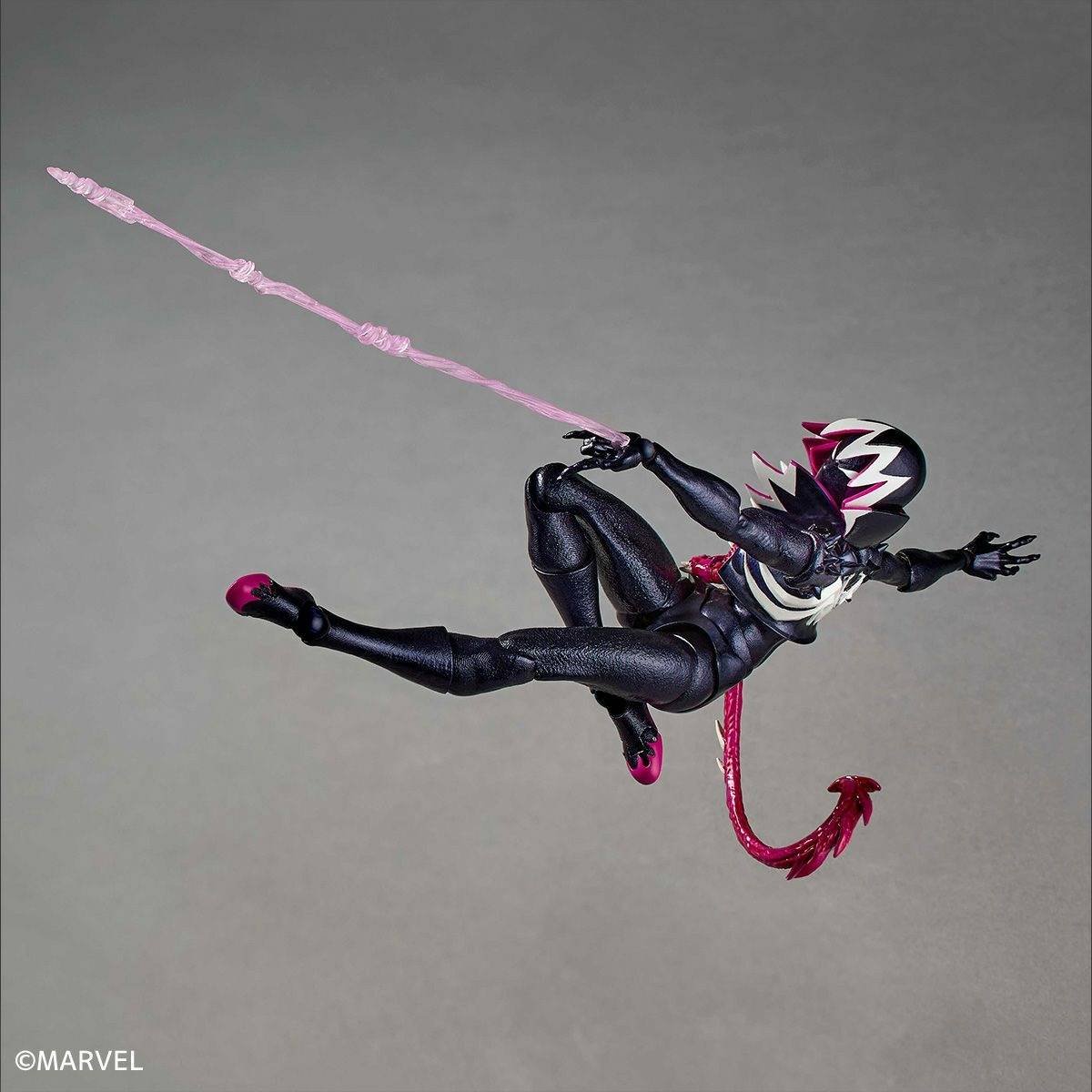 Revoltech: Gwenom - Spider-Gwen