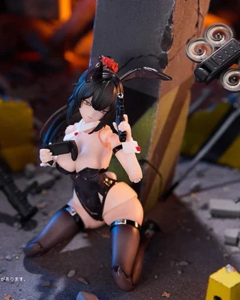 runa 9 Bunny Rapid Action Squad: Attacker Runa 1/12 Con Bonus