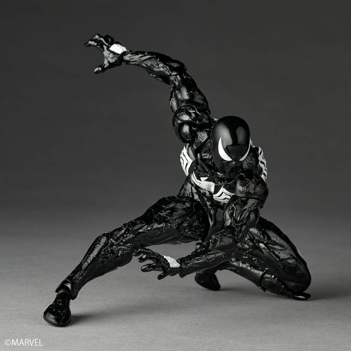 Revoltech: Symbiote Spider-Man - Spider-Man Con Bonus