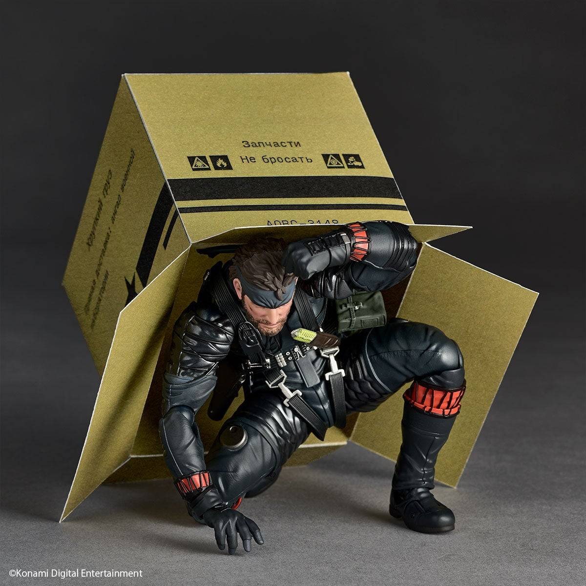 Revoltech: Snake Eater - Naked Snake (Sneaking Suit Ver.) - METAL GEAR SOLID Delta Con Bonus