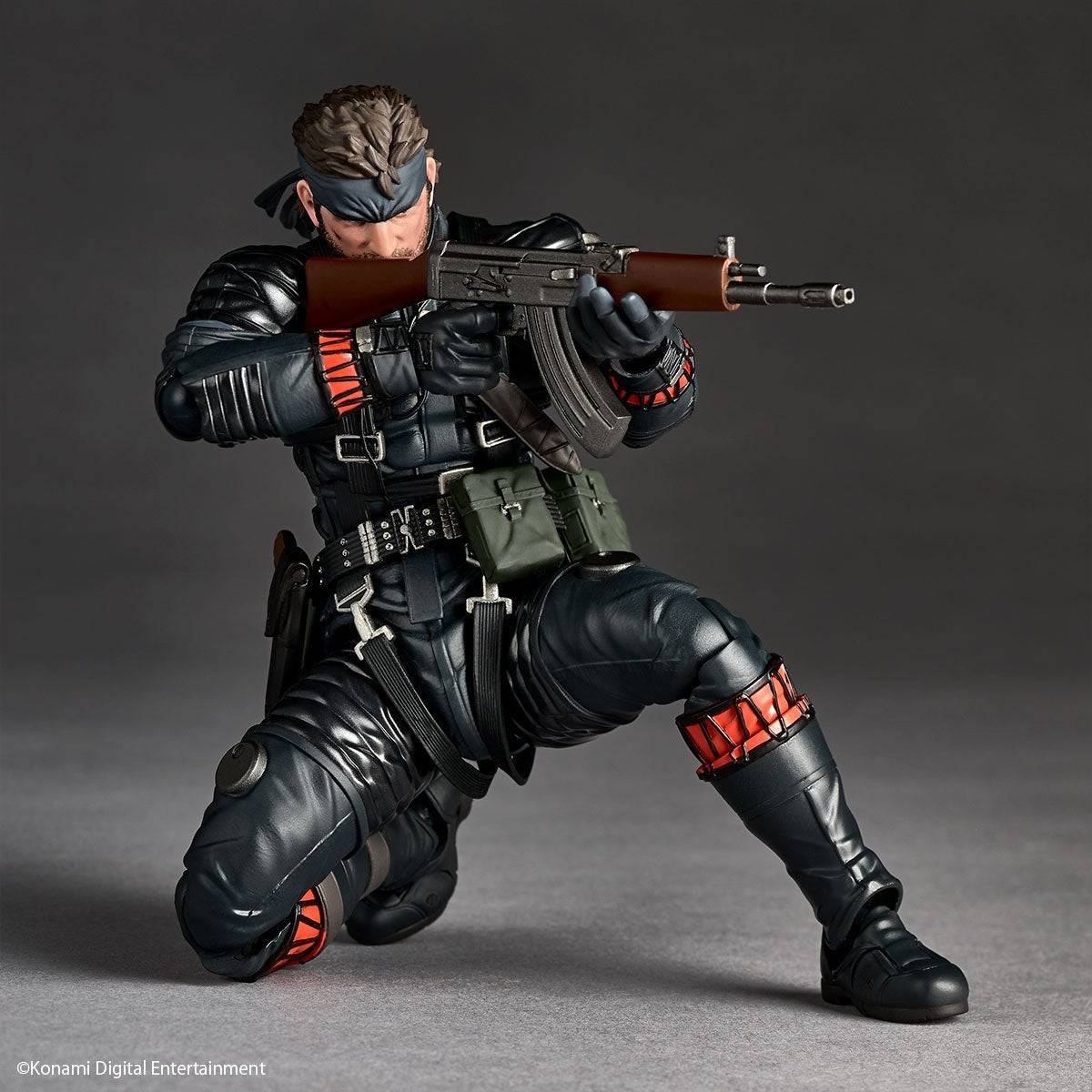 Revoltech: Snake Eater - Naked Snake (Sneaking Suit Ver.) - METAL GEAR SOLID Delta Con Bonus