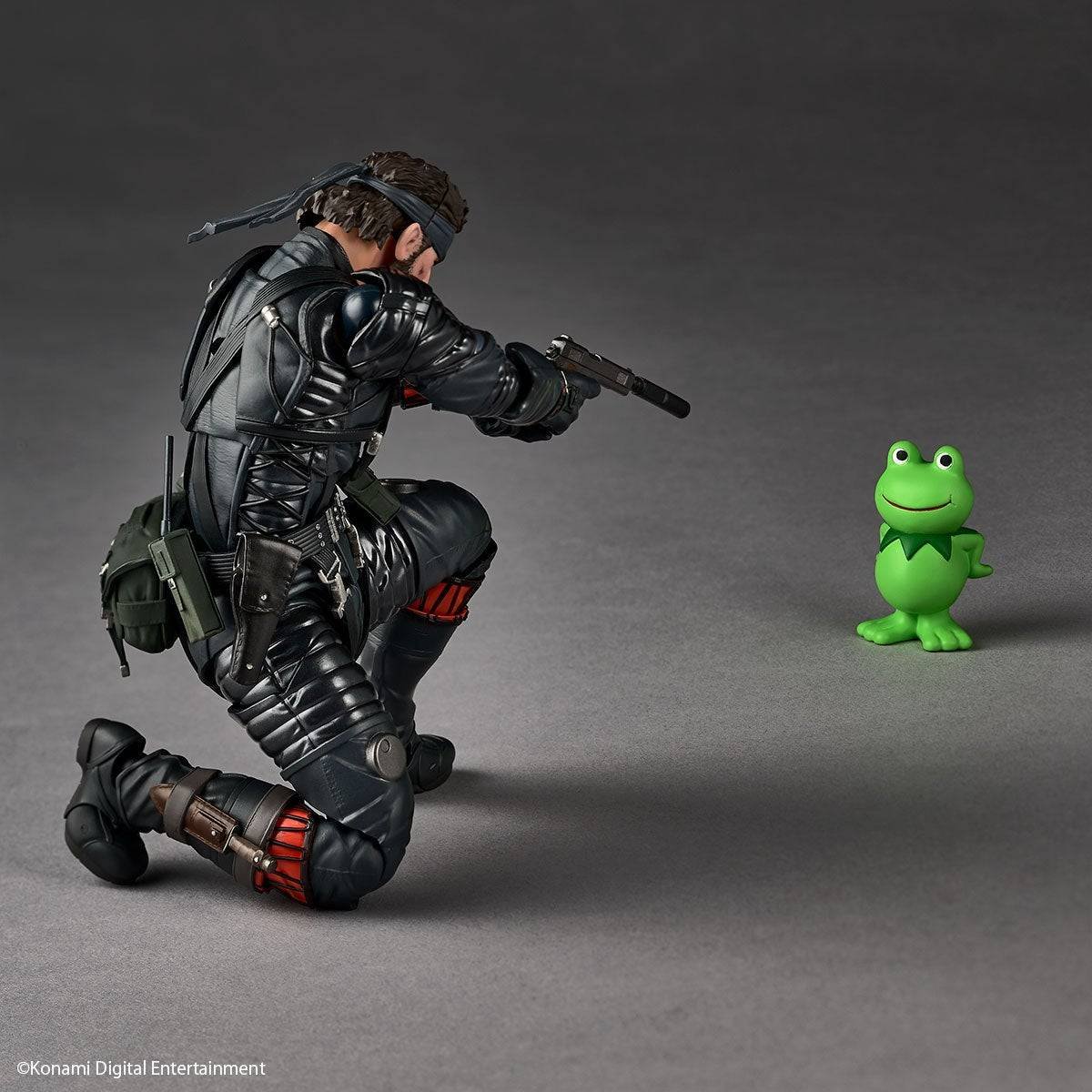 Revoltech: Snake Eater - Naked Snake (Sneaking Suit Ver.) - METAL GEAR SOLID Delta Con Bonus