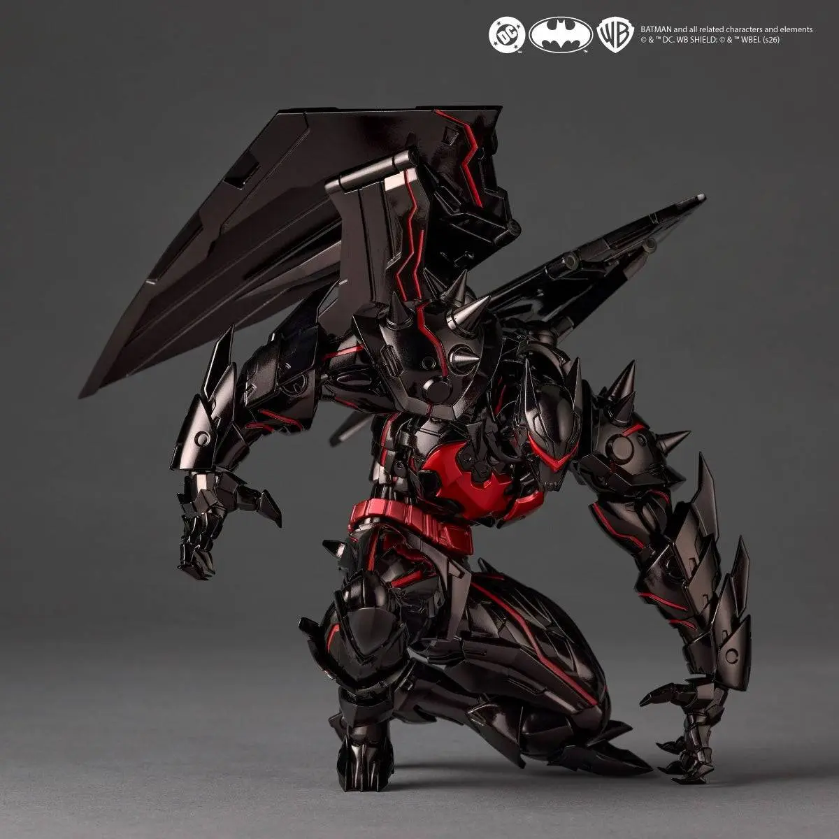 Revoltech: Batman - Hellbat Suit Con Bonus