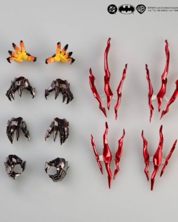 Revoltech: Batman: Hellbat Suit Con Bonus