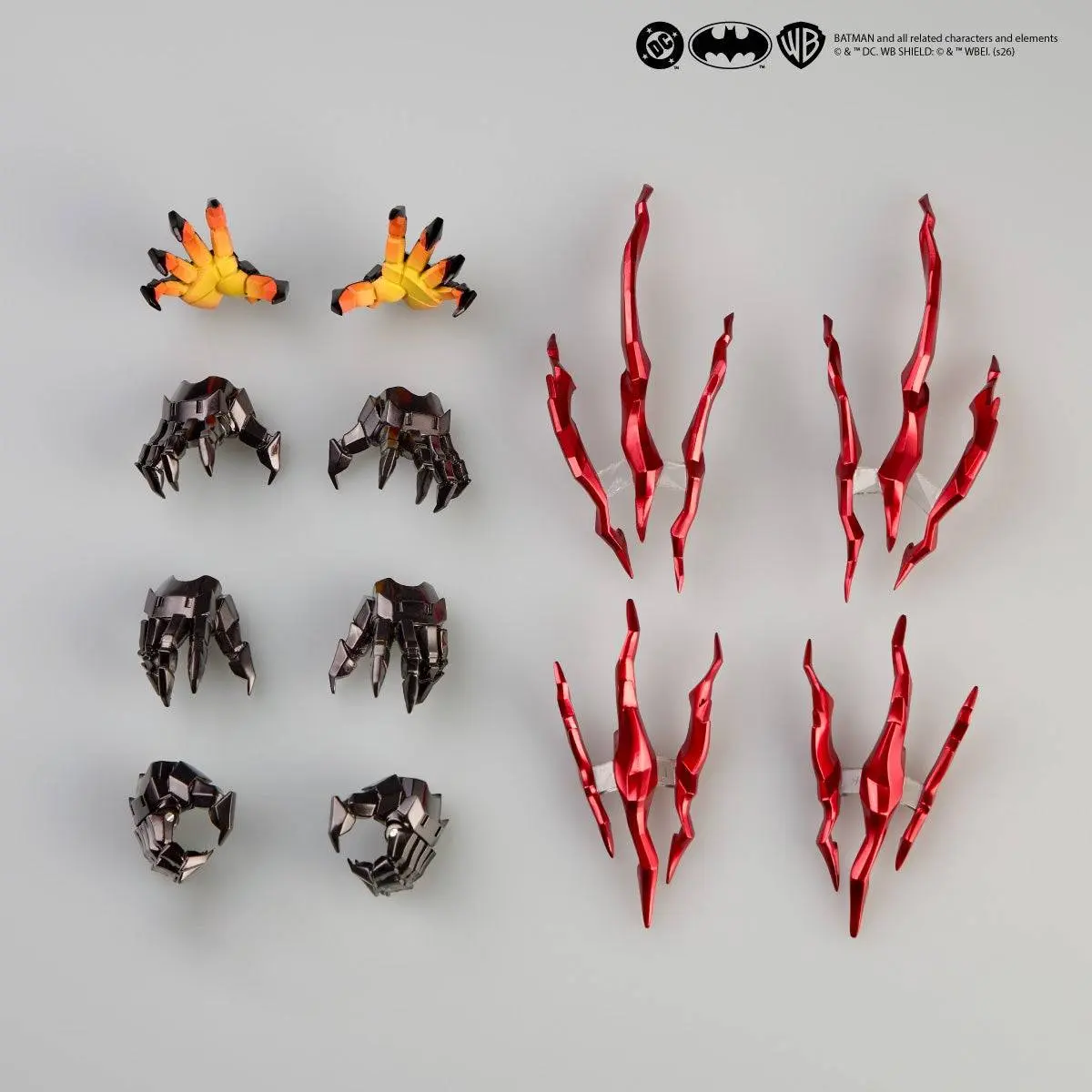 Revoltech: Batman - Hellbat Suit Con Bonus