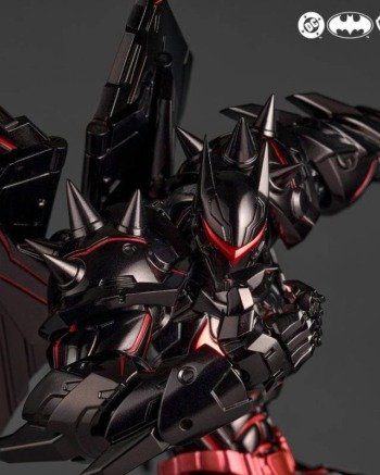 Revoltech: Batman: Hellbat Suit Con Bonus