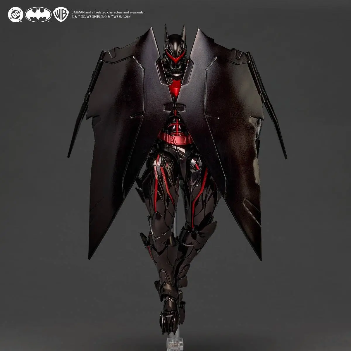 Revoltech: Batman - Hellbat Suit Con Bonus