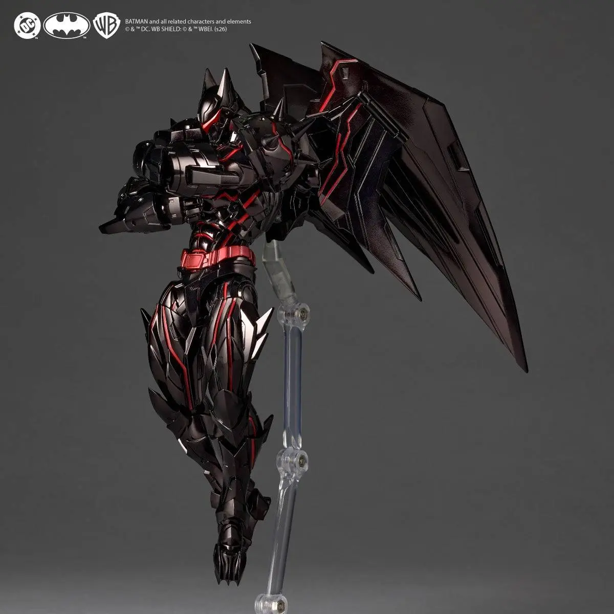 Revoltech: Batman - Hellbat Suit Con Bonus