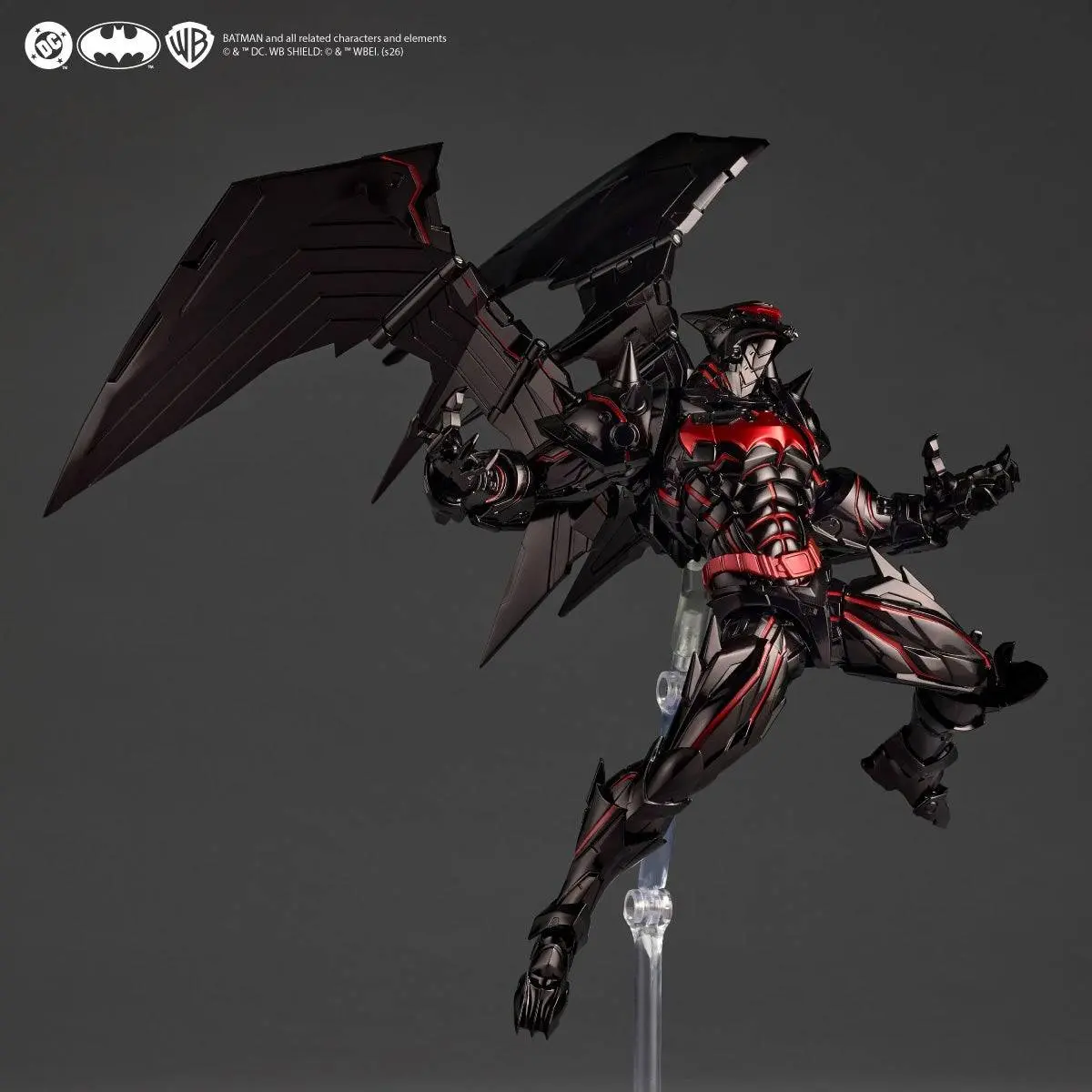 Revoltech: Batman - Hellbat Suit Con Bonus