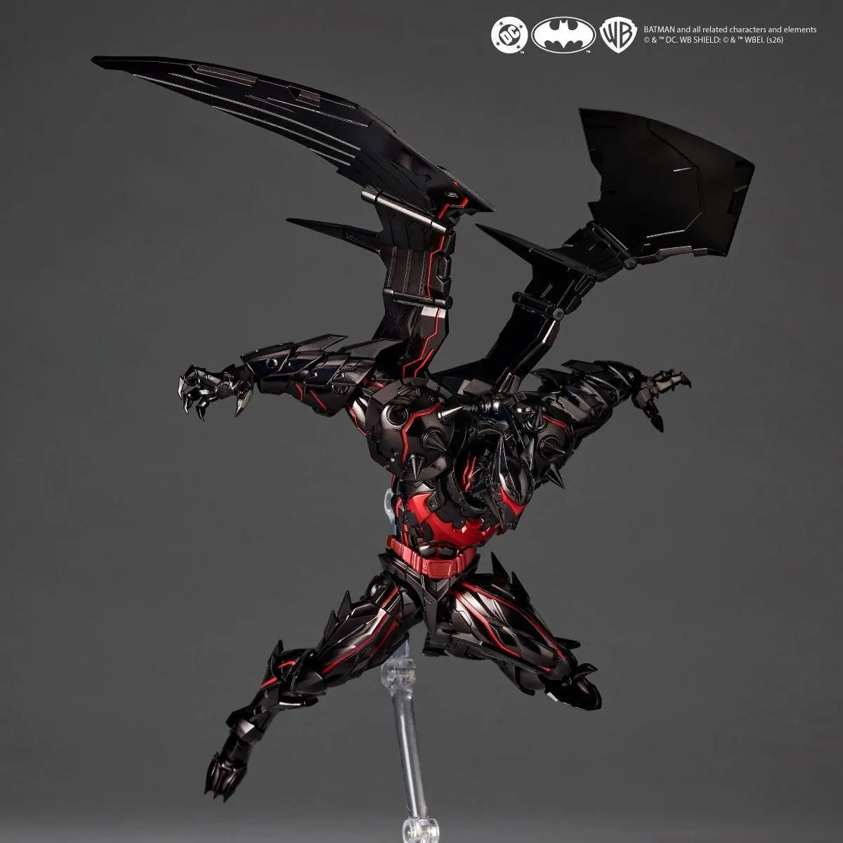 Revoltech: Batman - Hellbat Suit Con Bonus