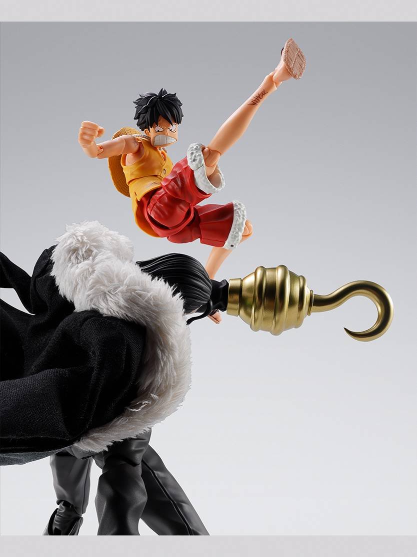 S.H.FIGUARTS: Crocodile (Marineford Ver.) - One Piece