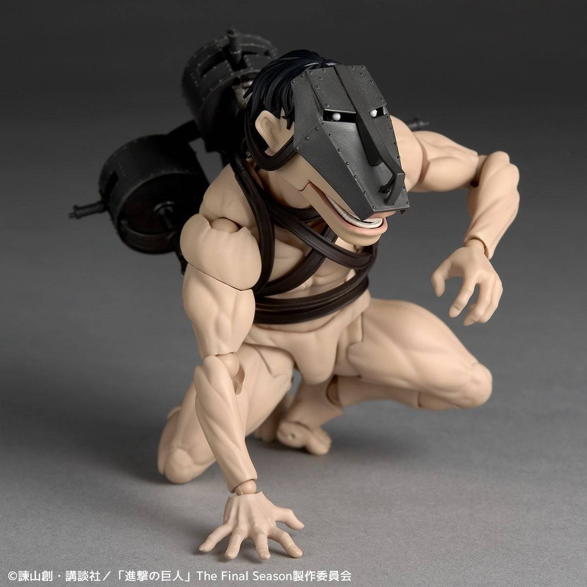 Revoltech: Cart Titan - Attack on Titan Con Bonus